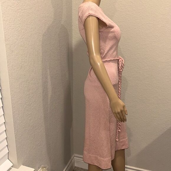 Vintage 1960’s Dalton soft pink midi sweater dress with roped selftie. - Picture 4 of 7